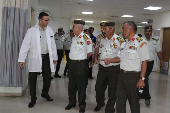 اللواء التميمي يزور مستشفى الملك طلال العسكري بالمفرق بجولة تفقدية