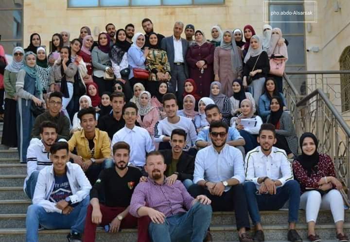 رئيس قسم التربية الخاصة بجامعة جدارا يلتقي طلبة التخصص الجدد بالجامعة