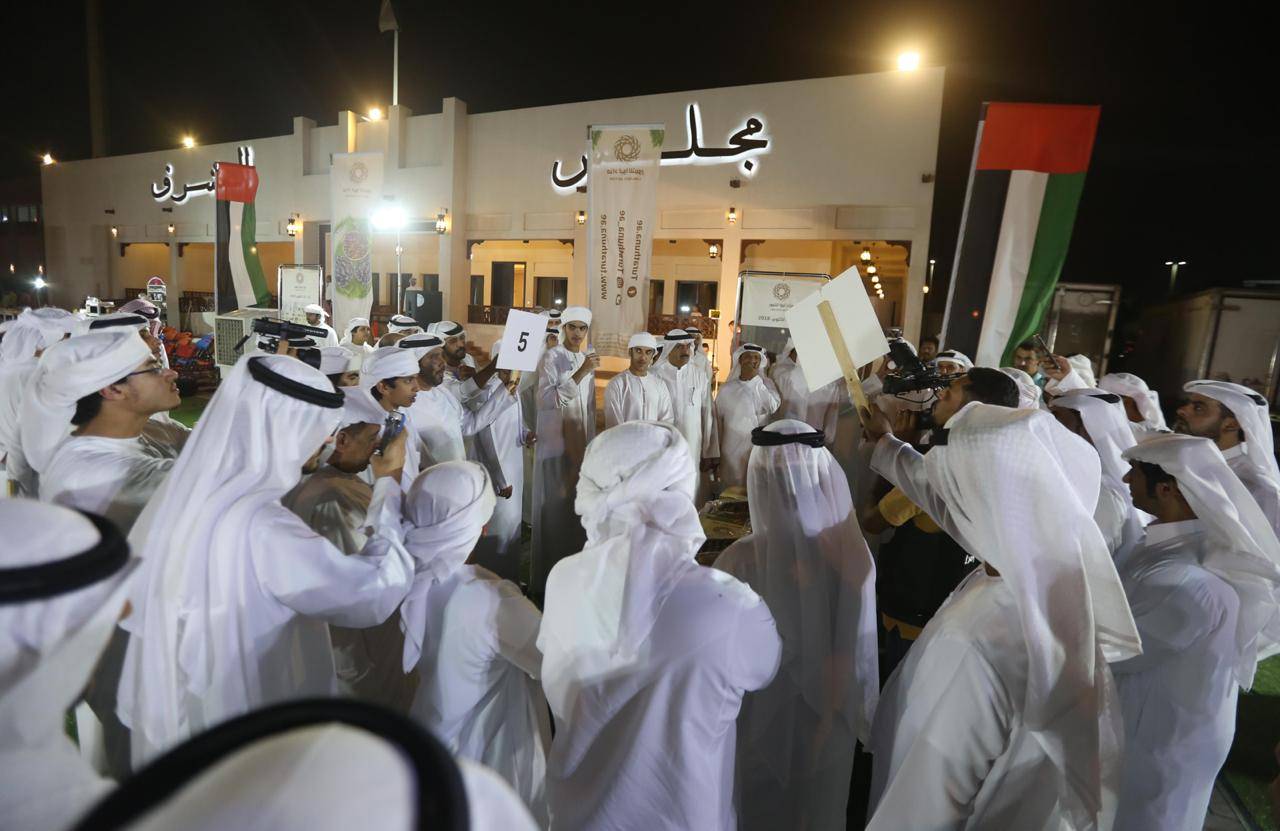 فعاليات مزاد ليوا للتمور تنطلق بحلّتها التراثية يوم غدٍ الجمعة من منطقة الظفرة