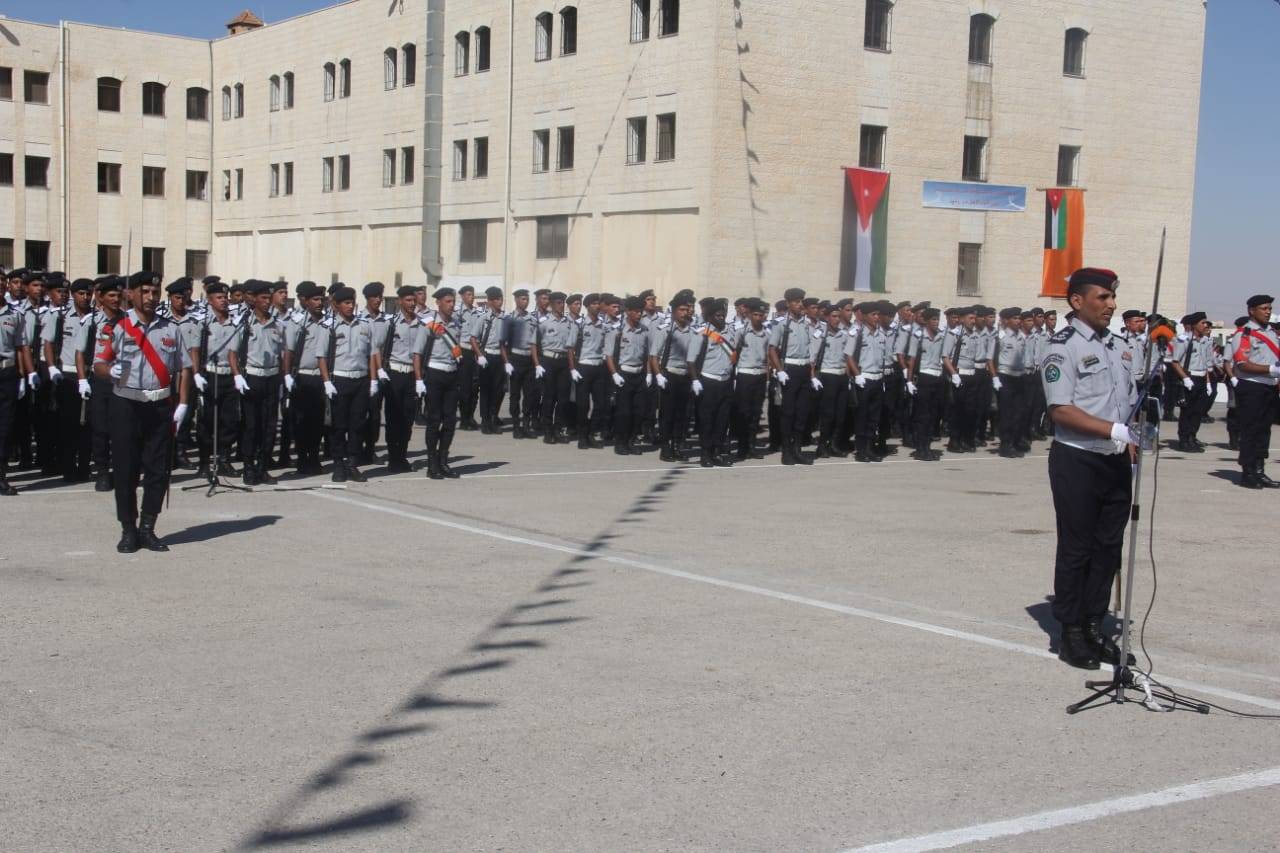 الدفاع المدني يحتفل بتخريج دورة المستجدين 