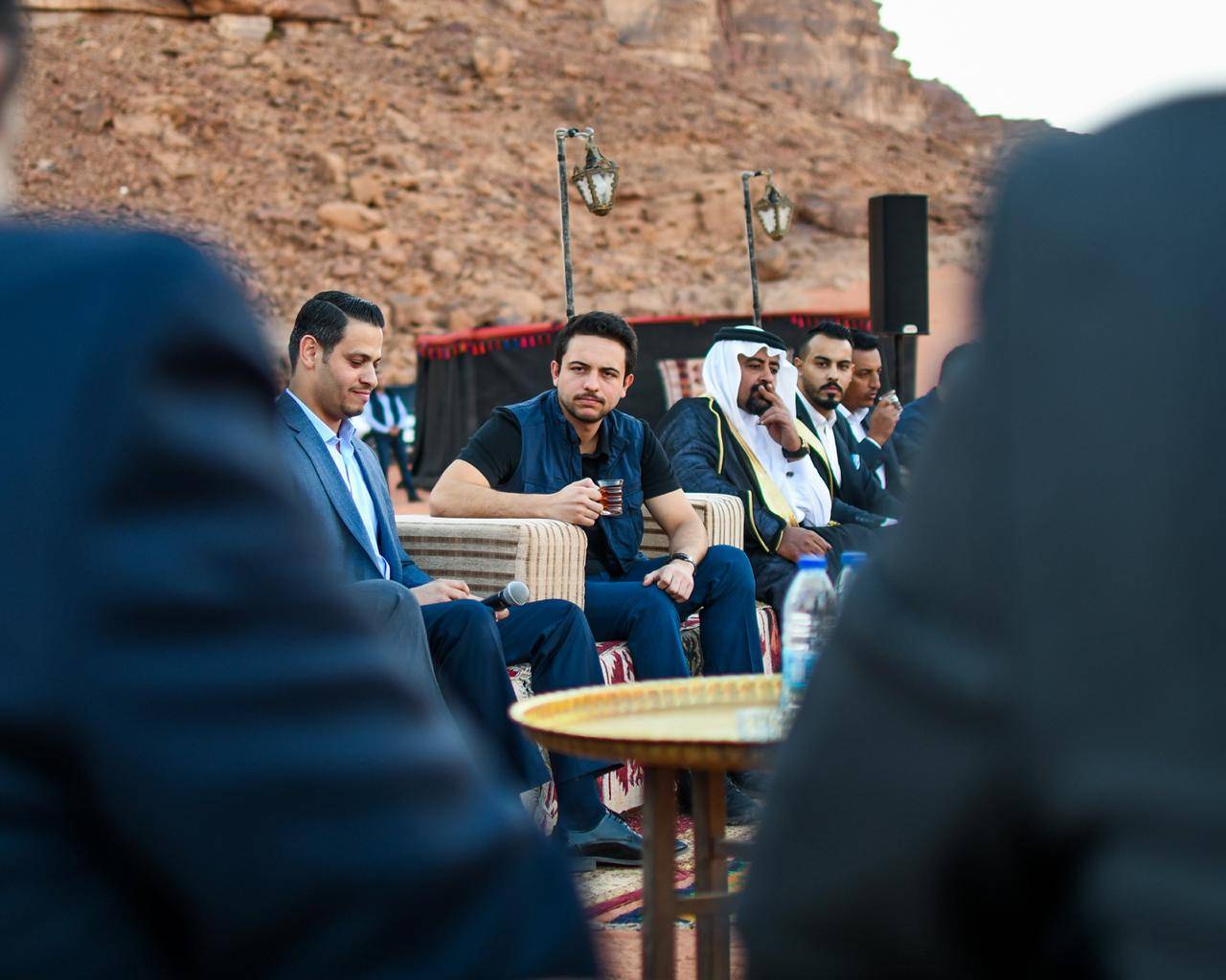 ولي العهد يلتقي عدداً من شباب قبيلة الحويطات 