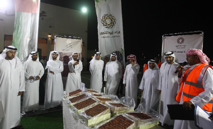 انطلاق فعاليات مزاد ليوا للتمور يوم أمس من منطقة الظفرة