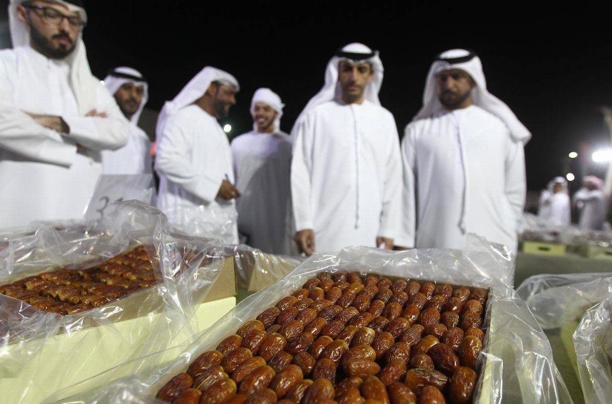 انطلاق فعاليات مزاد ليوا للتمور يوم أمس من منطقة الظفرة