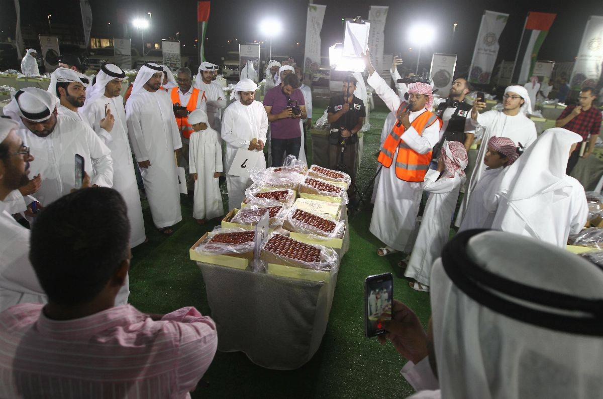 انطلاق فعاليات مزاد ليوا للتمور يوم أمس من منطقة الظفرة