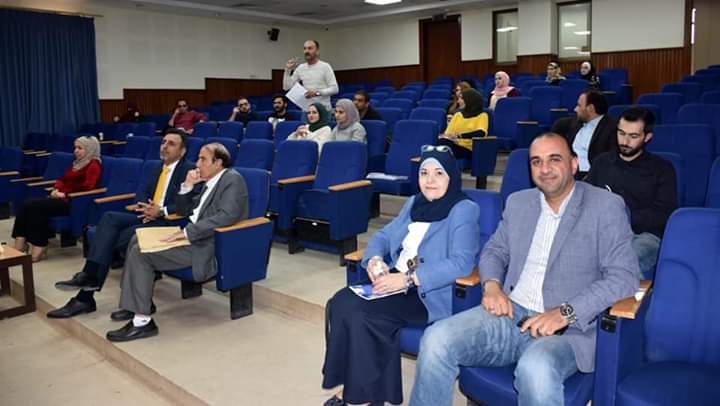 بحضور عميد الكلية  .. قسم اللغة الإنجليزية بجامعة جدارا يعقد اجتماعاً لطلبة الدراسات العليا