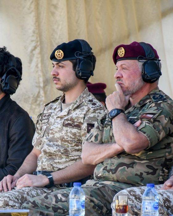 الملك وولي العهد يزوران قيادة مجموعة الملك عبدالله الثاني القوات الخاصة