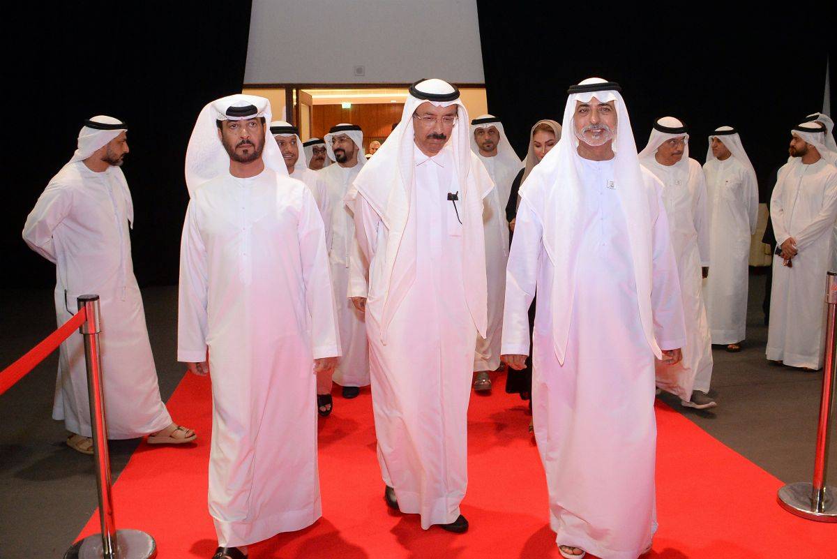 إقبال كبير على ركن مركز سلطان بن زايد في الشارقة الدولي للكتاب