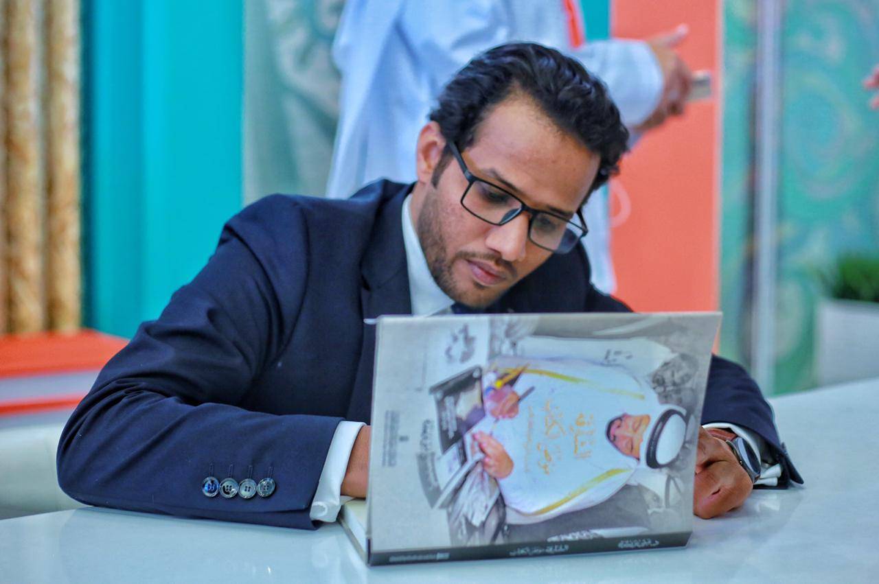 معهد الشارقة للتراث يواصل مشاركته في معرض الشارقة الدولي للكتاب ويوقع إصداراته الحديثة