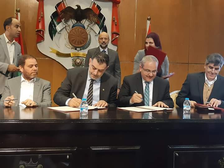 بحضور رئيس الوزراء .. جامعة جدارا توقع إتفاقية تعاون مع وزارة العمل في مجال التدريب والتشغيل 