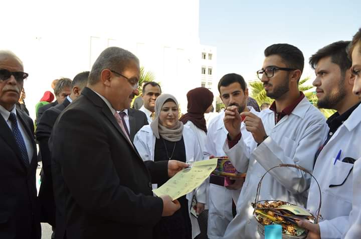 رئيس جامعة جدارا يفتتح اليوم الصحي لكلية الصيدلة