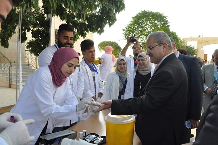 رئيس جامعة جدارا يفتتح اليوم الصحي لكلية الصيدلة
