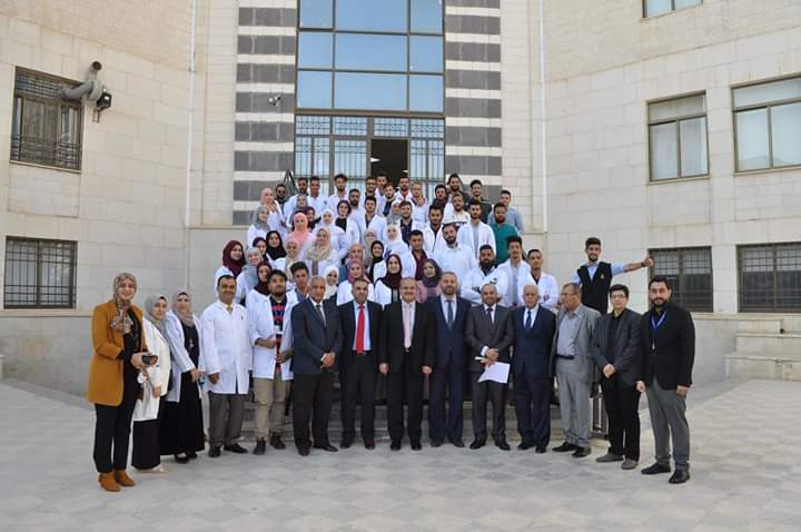 رئيس جامعة جدارا يفتتح اليوم الصحي لكلية الصيدلة