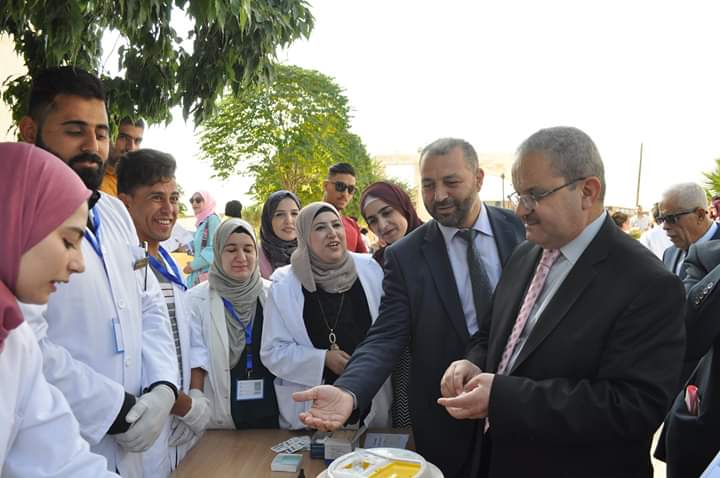 رئيس جامعة جدارا يفتتح اليوم الصحي لكلية الصيدلة