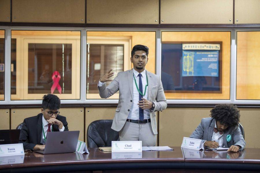 طلبة جامعة عجمان سفراء في نموذج الأمم المتحدة