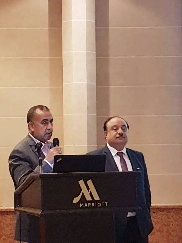 الدكتور نايل العدوان يكرم الطبيب جميل قندح