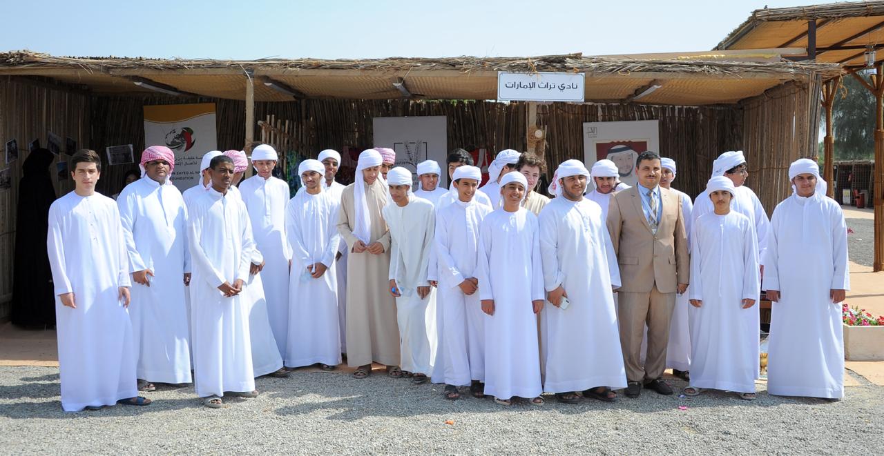 نادي تراث الإمارات مدرسة للسنع في مهرجان الحرف والصناعات التقليدية بالعين. 