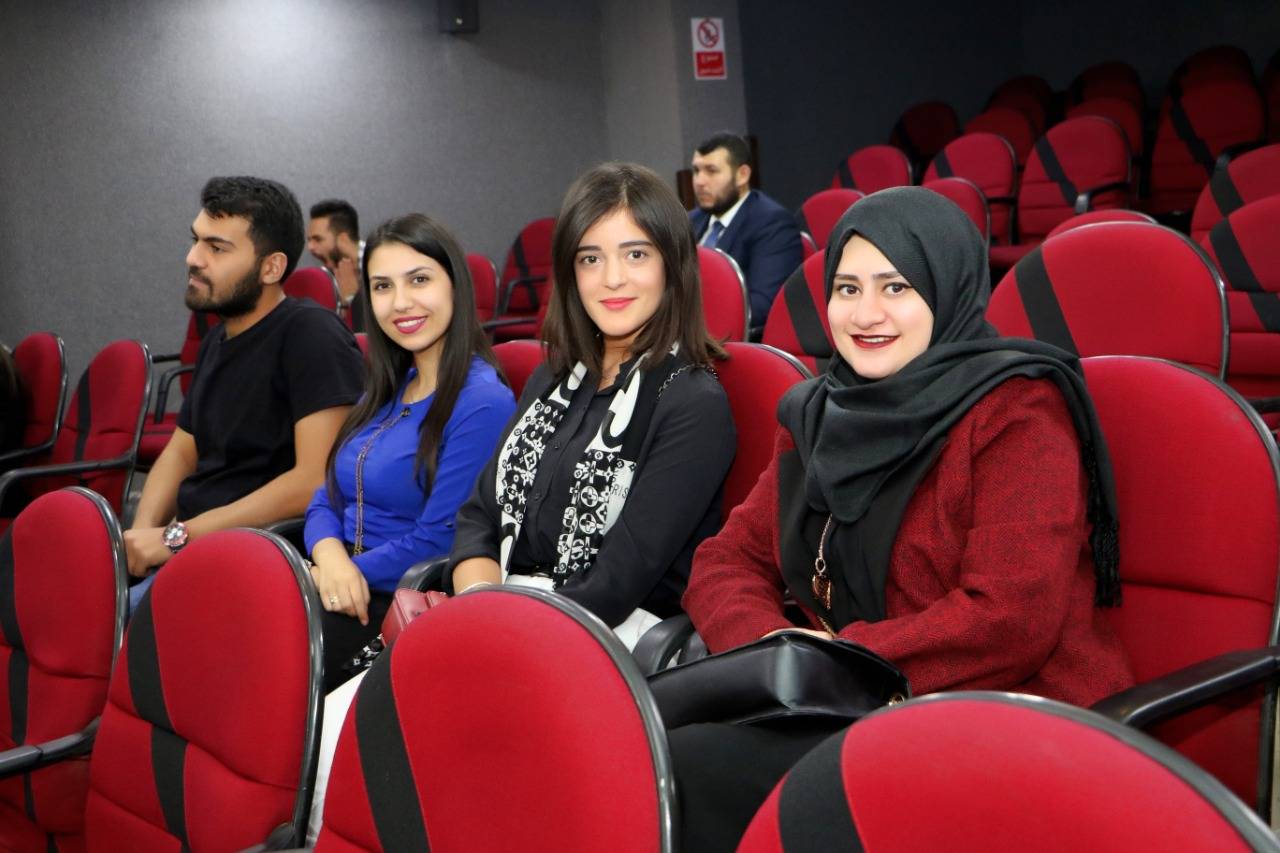 علي الحنيطي يناقش بحث إجازة مهنة المحاماه - صور 