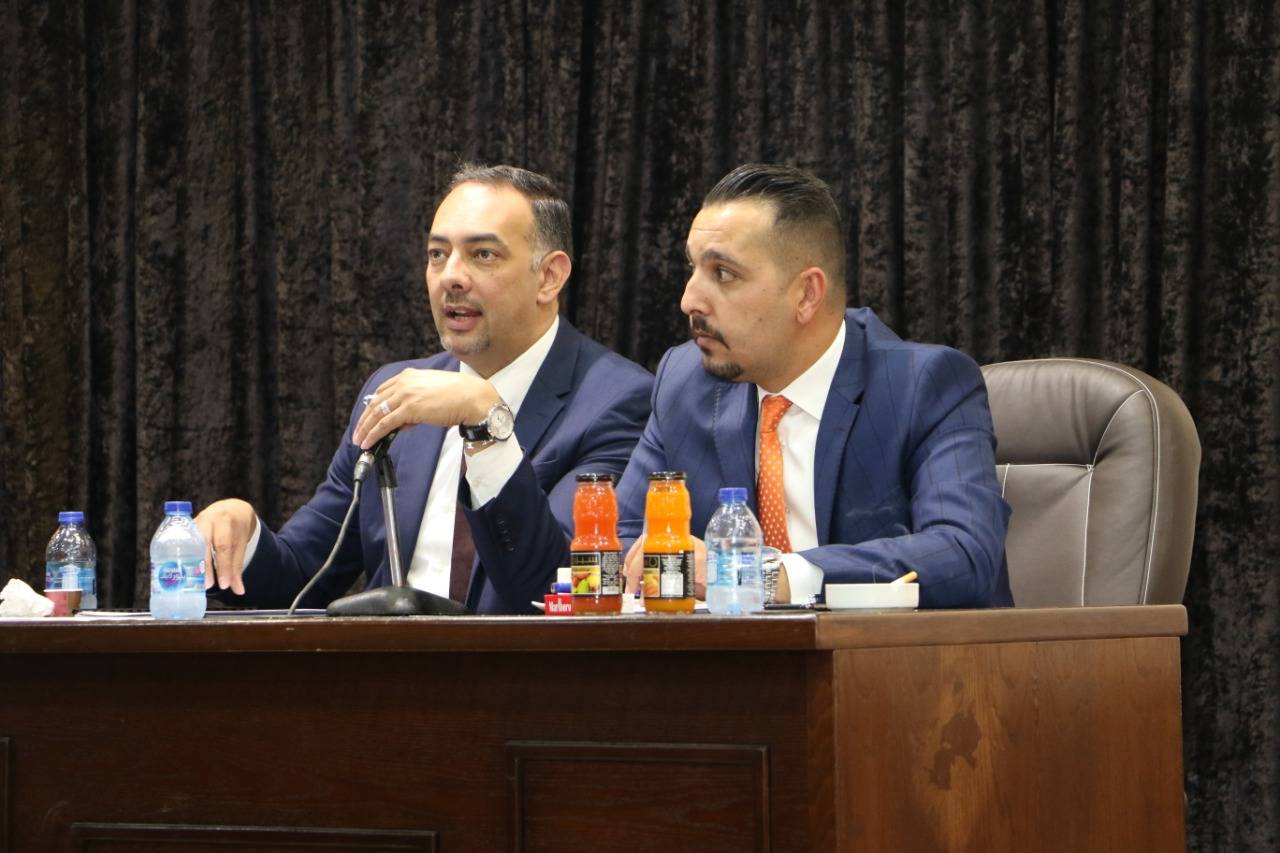 علي الحنيطي يناقش بحث إجازة مهنة المحاماه - صور 