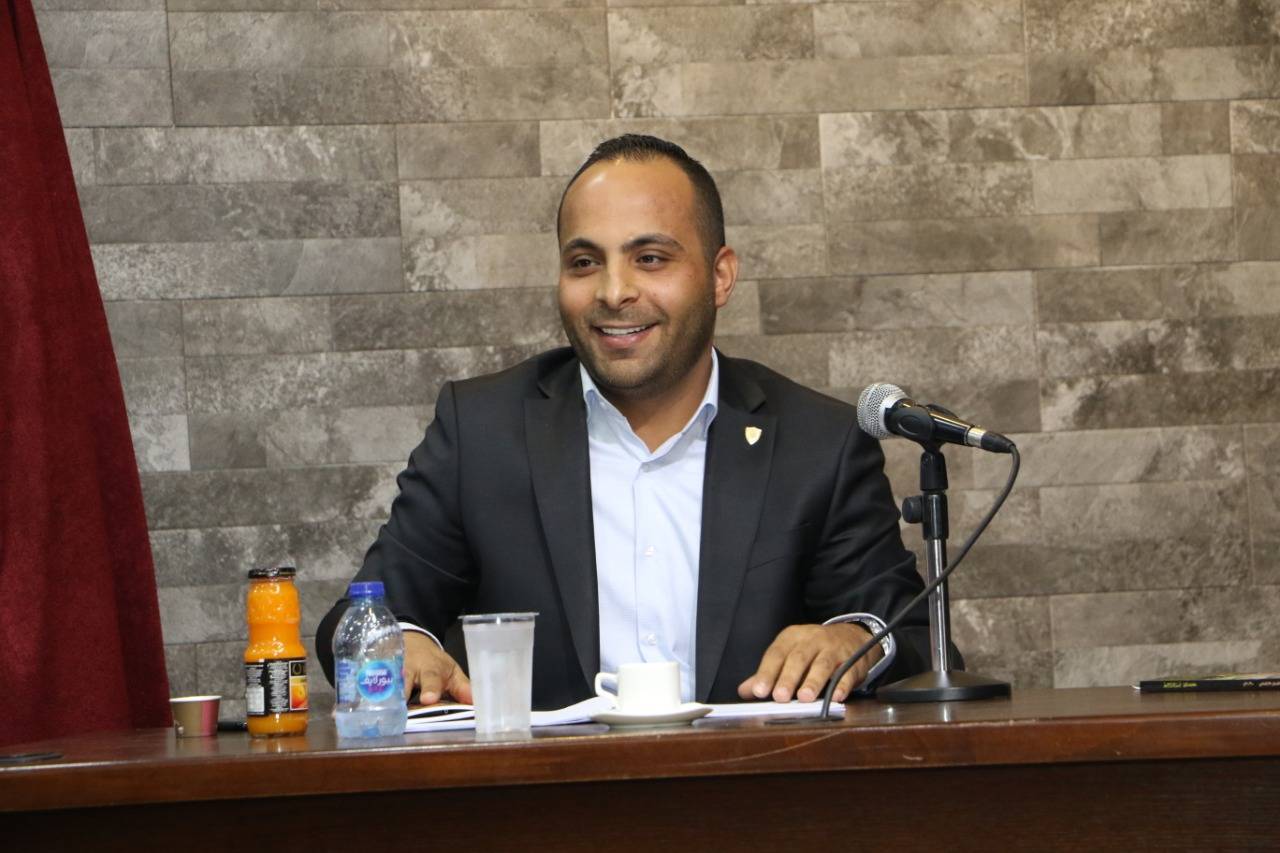 علي الحنيطي يناقش بحث إجازة مهنة المحاماه - صور 