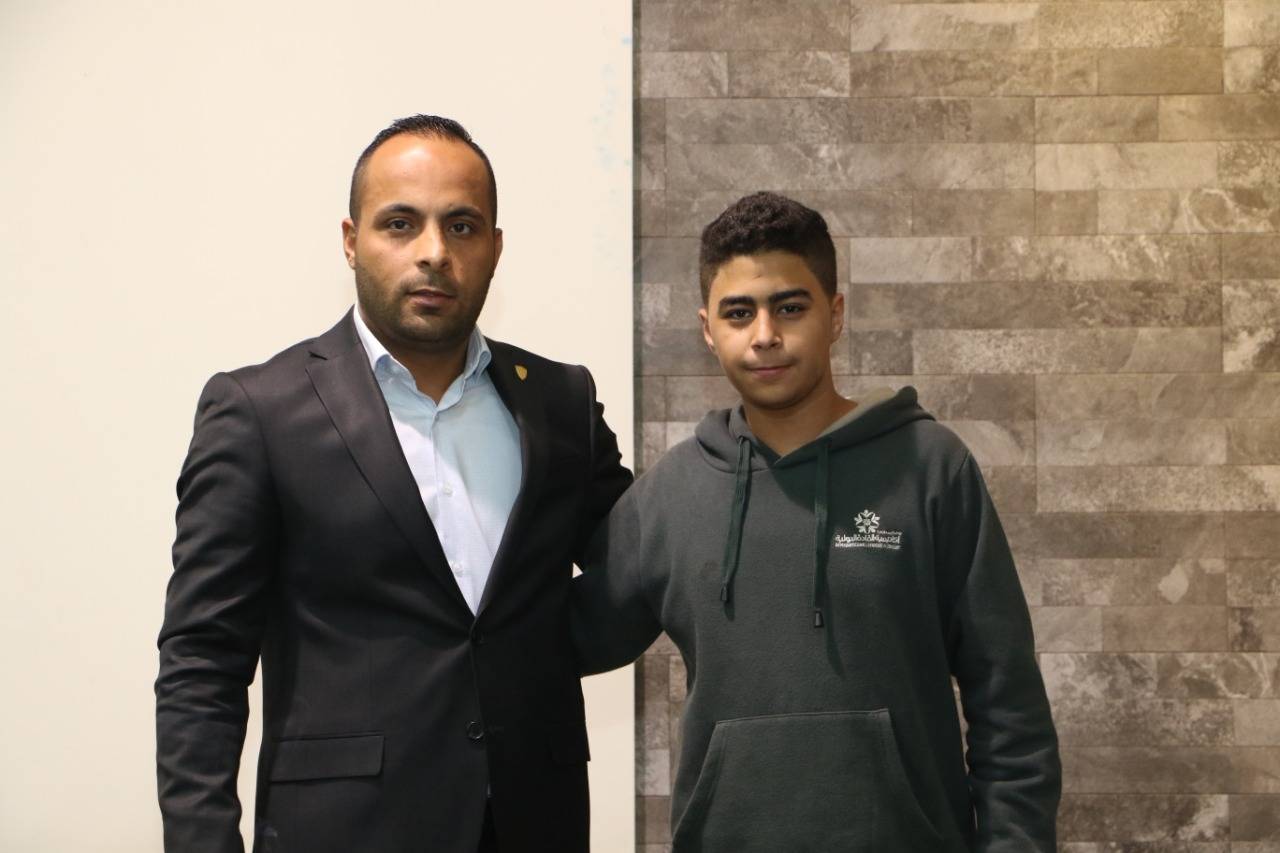 علي الحنيطي يناقش بحث إجازة مهنة المحاماه - صور 