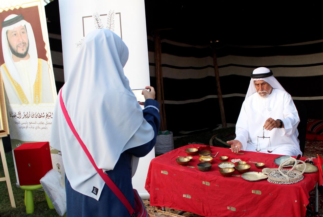 َنادي تراث الإمارات يلون مهرجان التسامح والأخوة الإنسانية بالتراث