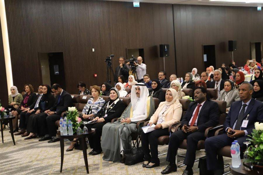 مجلس سيدات اعمال عجمان يشارك في فعاليات المنتدى العربي للمرأة العاملة بالقاهرة