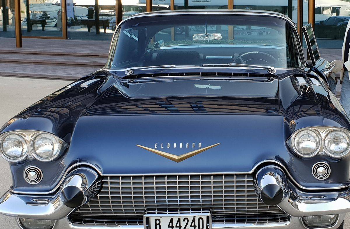 معرض السیارات الكلاسیكیة الدولي  كونكور دي إلیغانس الإمارات یعرض السیارات الفارھة الفریدة القدیمة  والحدیثة في الفترة من 12 حتى 14 دیسمبر