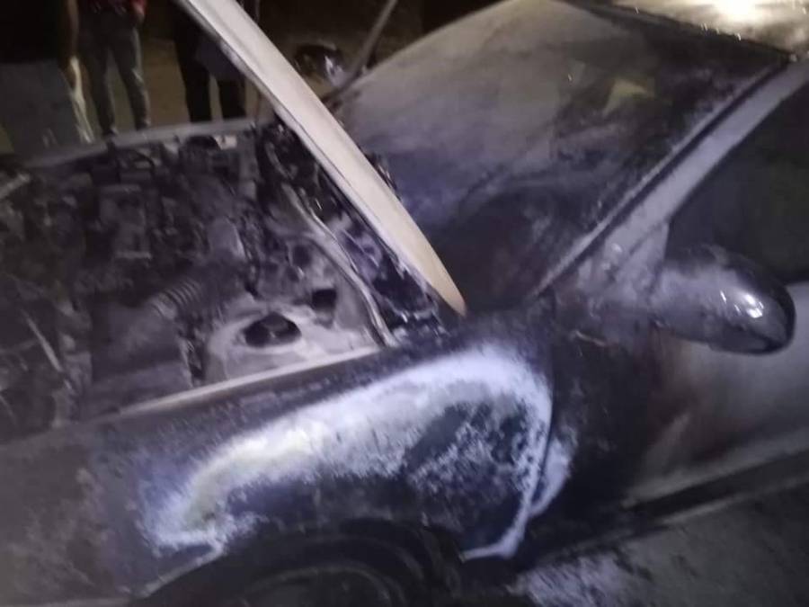 العمل تستنكر حادثة إضرام النار في مركبة مدير عمل جرش