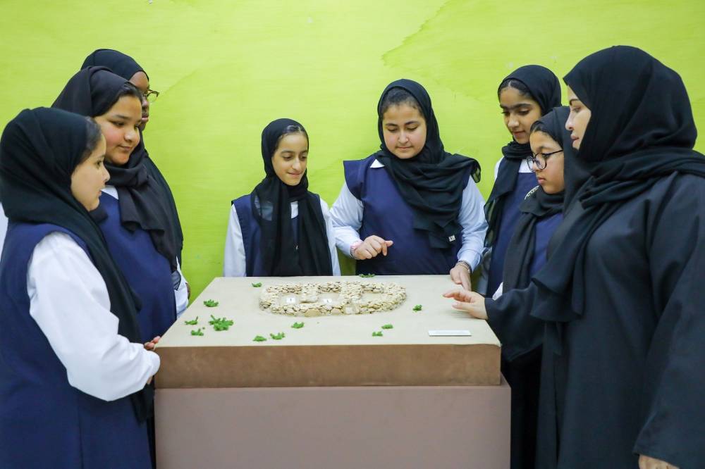 ھیئة الشارقة للآثار تختتم المرحلة الأولى من معرضھا التوعوي المتنقل آثار  الشارقة