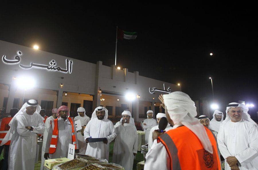 مزاد ليوا للتمور يختتم فعالياته في مجلس المشرف بأبوظبي