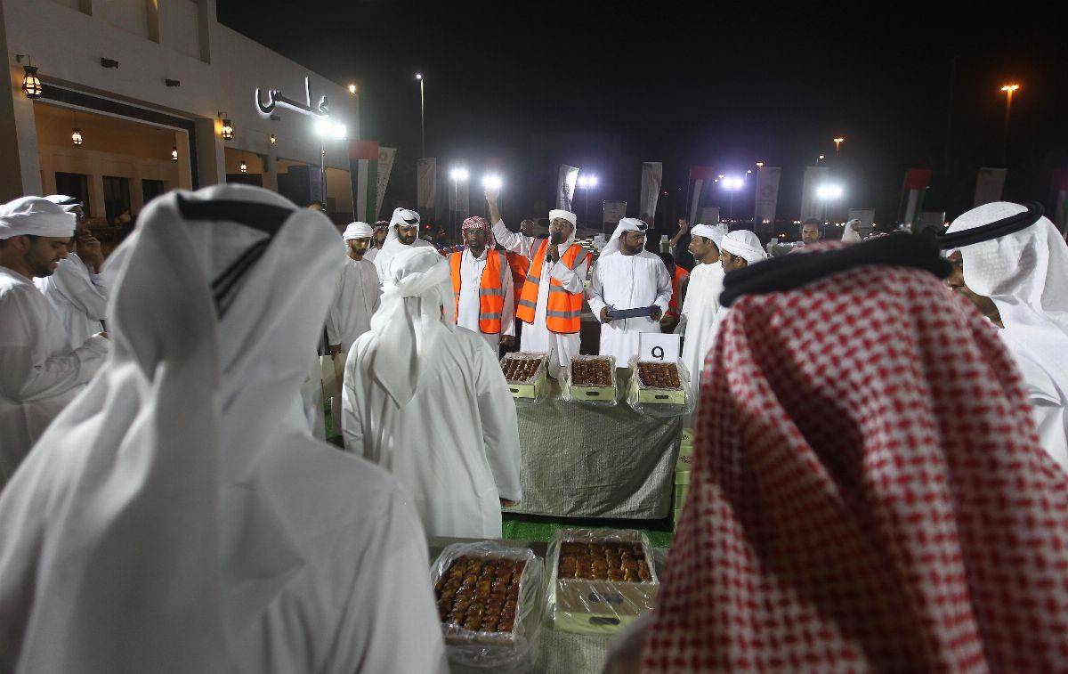 مزاد ليوا للتمور يختتم فعالياته في مجلس المشرف بأبوظبي