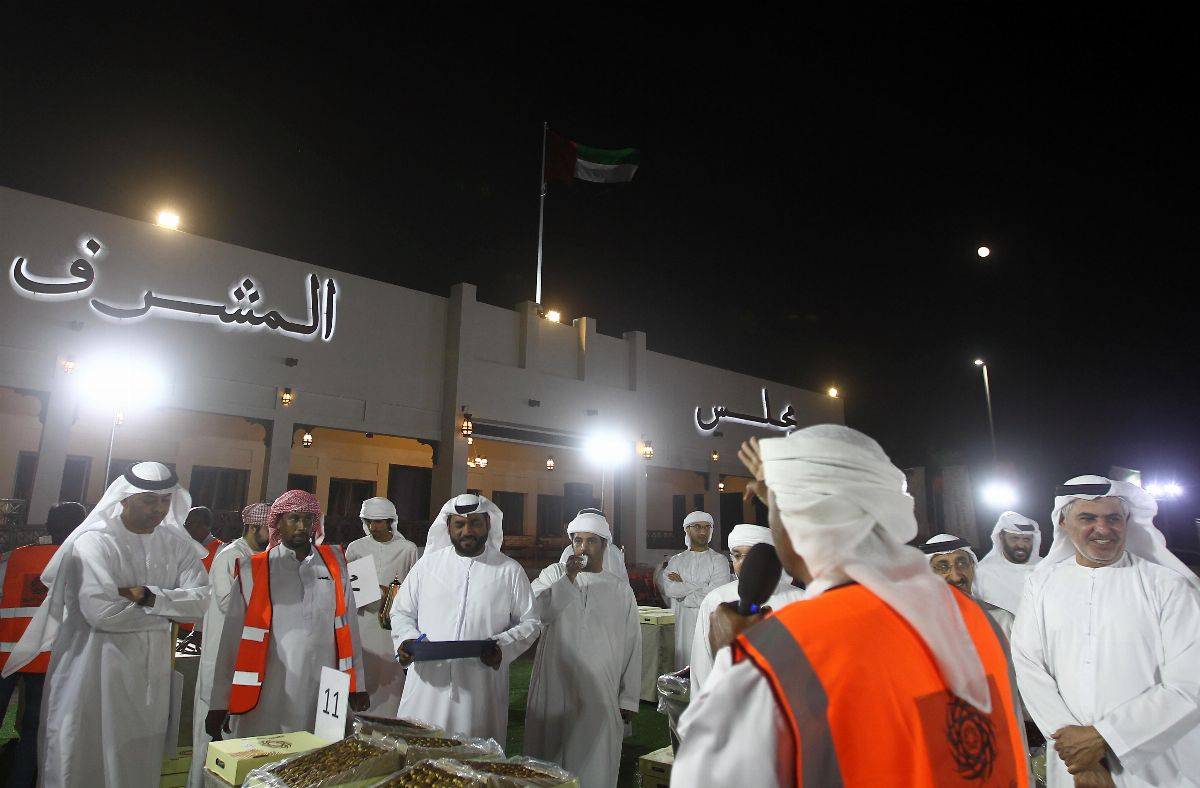 مزاد ليوا للتمور يختتم فعالياته في مجلس المشرف بأبوظبي