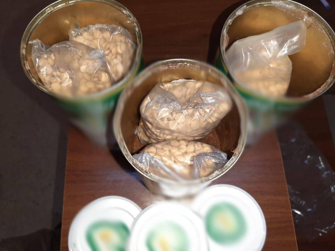 مكافحة المخدرات تحبط تهريب كمية من الحبوب المخدرة أخفيت داخل عبوات مادة القهوة