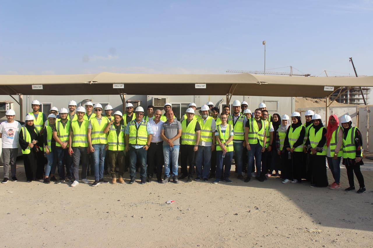 مجموعة ألف تستضيف وفد طلابي من أمريكية الشارقة