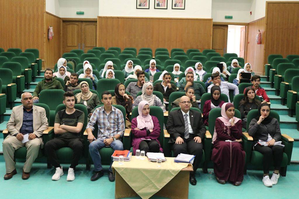 محاضرة للمدربة الاعلامية انتصار البدور في جامعة الحسين بن طلال