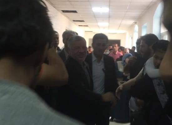 الملك يقوم بزيارة مفاجئة لمستشفى التوتنجي بسحاب 