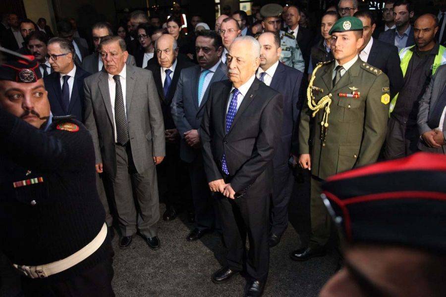 بحضور رئيس الديوان الملكي مندوبا عن الملك .. وصول جثمان السفير الأردني جرادات من الجزائر