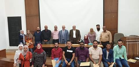 الوطني للبحوث الزراعية ونقابة الزراعيين ينظمان دورةً تدريبيةً حول عمليات خدمة وتربية نخيل التمر