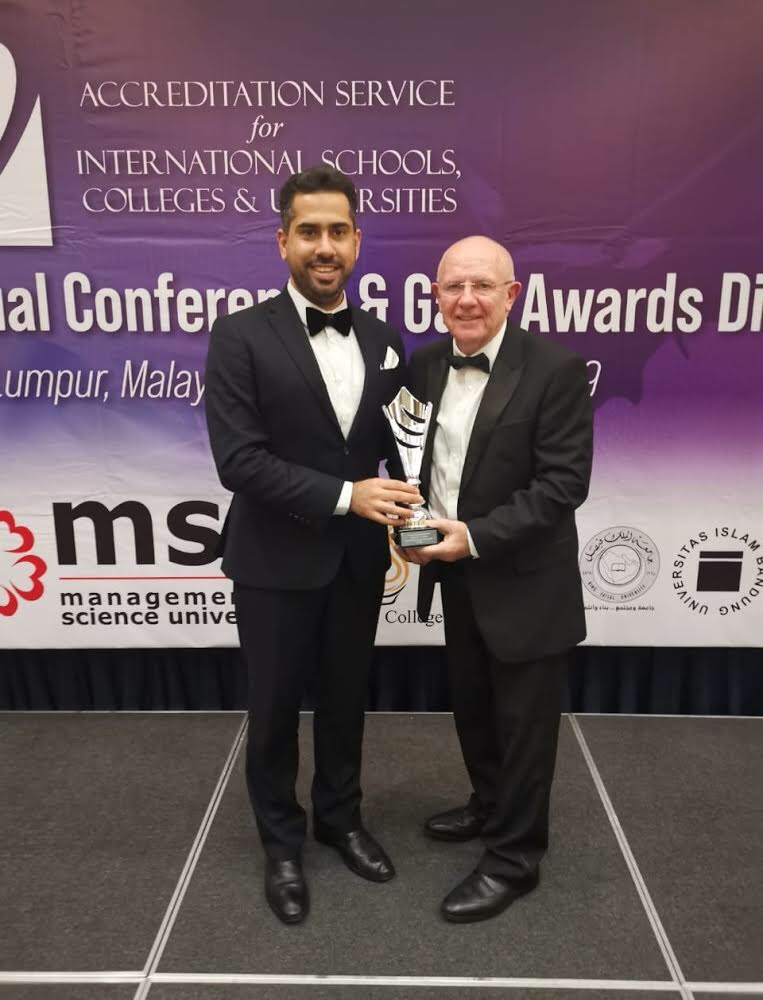 عمان الأهلية أول جامعة في الشرق الأوسط تحصل على التيجان البلاتينية الخمس من منظمة ASIC البريطانية للاعتماد الدولي