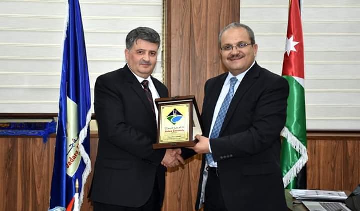 رئيس جامعة جدارا يلتقي رئيس وأعضاء جمعية عون الثقافية