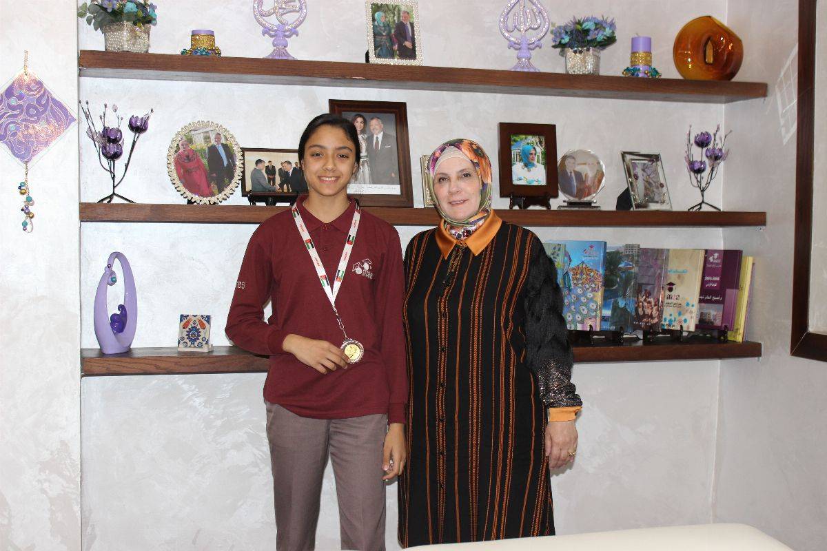 الطالبة الخطيب تحرز الميدالية البرونزية على مستوى لواء الجامعة في ألعاب القوى