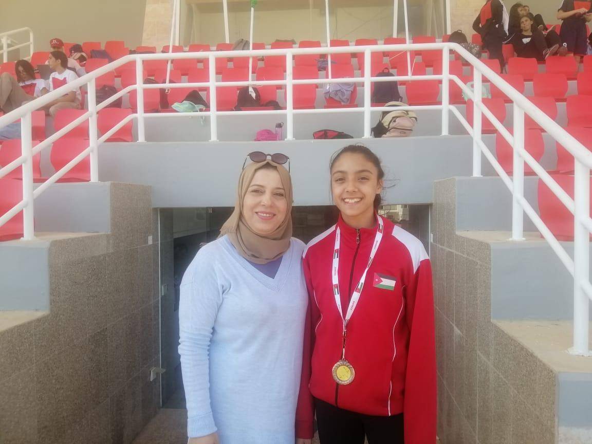 الطالبة الخطيب تحرز الميدالية البرونزية على مستوى لواء الجامعة في ألعاب القوى