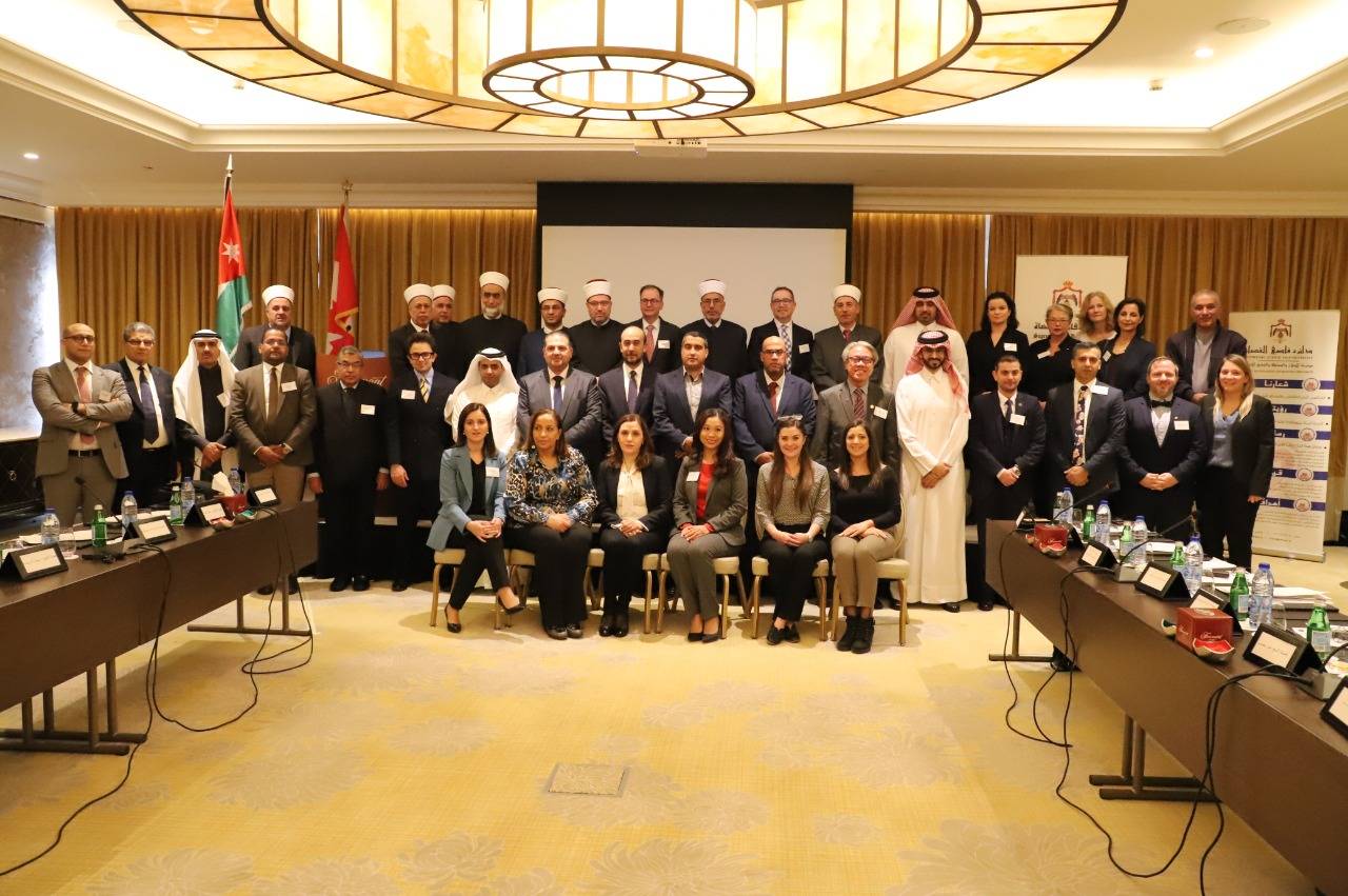 بالصور .. افتتاح أعمال (ندوة حقوق الطفل في المنازعات الاسرية على المستوى الدولي)