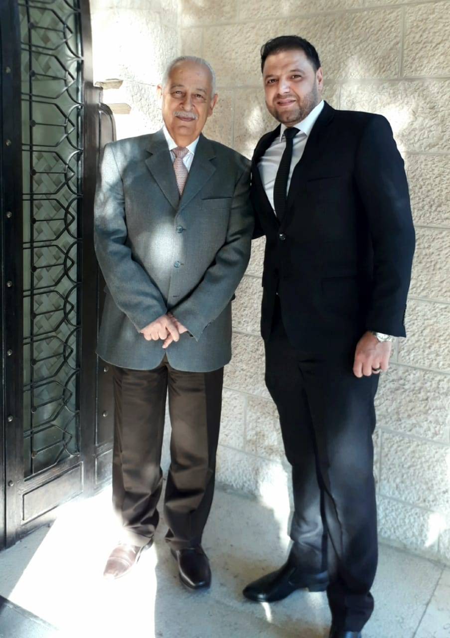 وفدا من عشيرة الجرادات بضيافة رئيس الديوان الملكي 