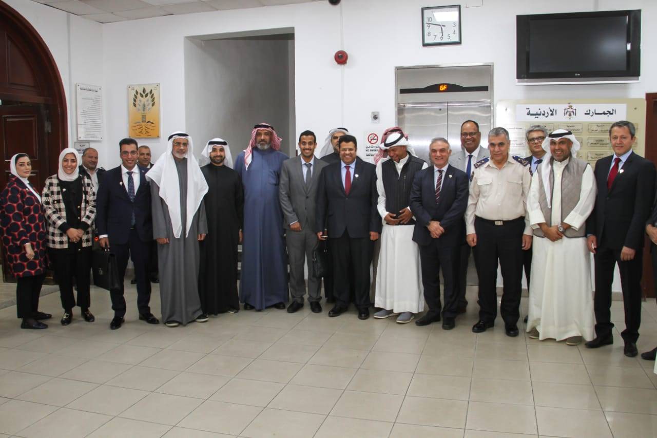 مدير عام الجمارك يلتقي وفداً صناعياً كويتياً 