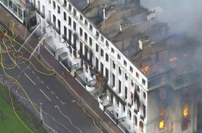 حريق في أحد فنادق المملكة المتحدة في منتجع لاندودنو غربي البلاد