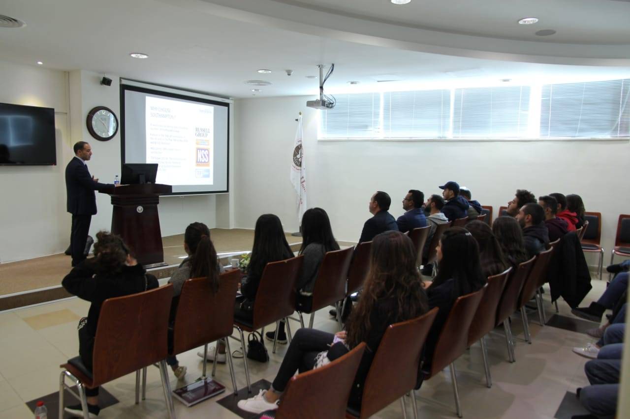 الجامعة الأميركية في مادبا تستضيف مدير التطوير في جامعة ساوثمبتون في المملكة المتحدة