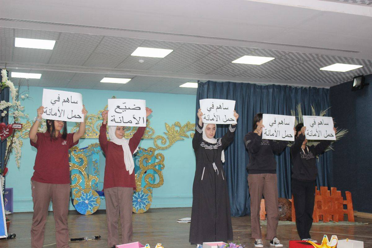 مدارس النظم الحديثة / بنات تحتفل بالمولد النبوي الشريف