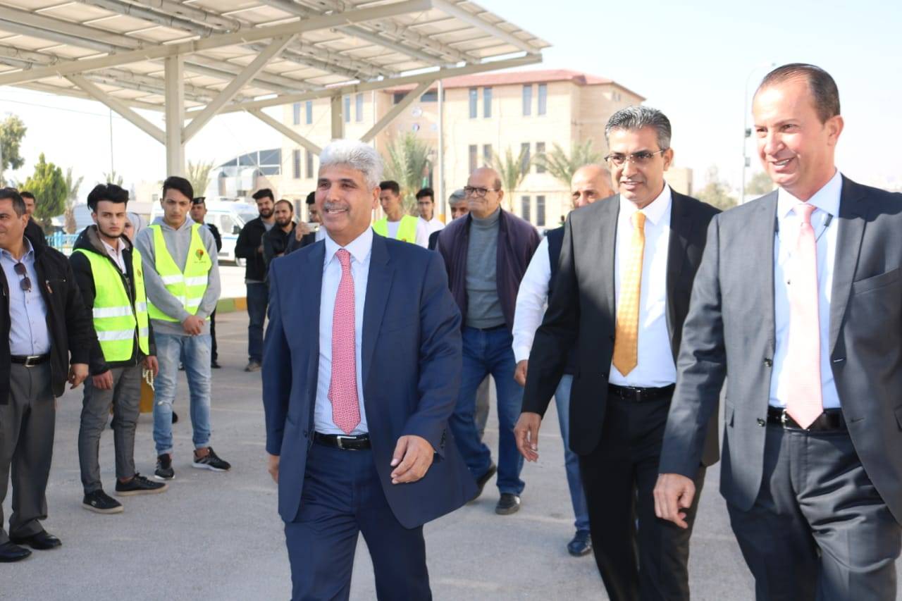  مندوبا عن رئيس الوزراء .. وزير الشباب يفتتح مشروع الطاقة الشمسية 