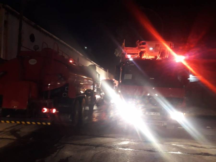 الدفاع المدني يخمد حريق هنجر بالمدينة الصناعية في سحاب